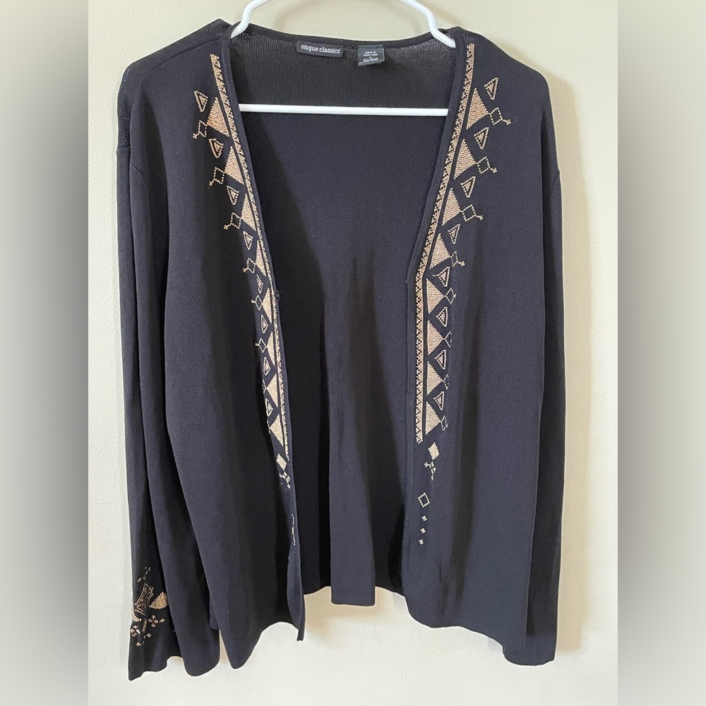 Onque Classic black sweater